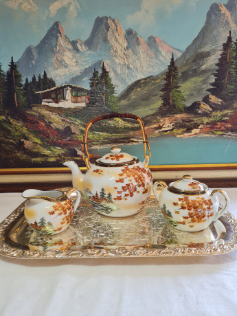 Фарфоровый чайный набор: чайник, молочник, сахарница, Япония, 1960-70гг.