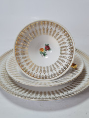 Чайное трио винтажное Winterling Kirchenlomitz Bavaria, белый фарфор с цветочным рисунком и обильной позолотой, Германия, 1960-70гг.