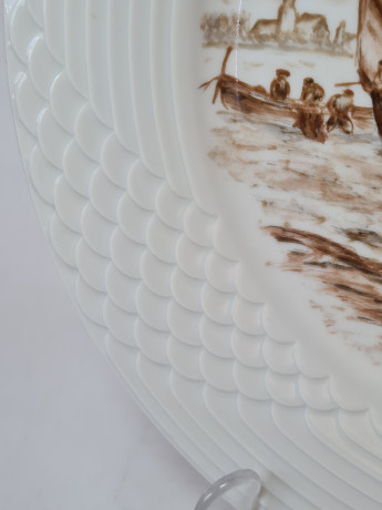 Hutschenreuther Белая фарфоровая тарелка с рисунком в коричневых тонах "На реке", 29 x 2,5 см, Германия, 1960-70гг.