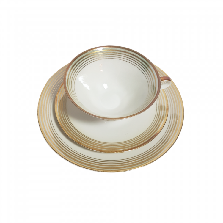 Чайное трио винтажное Weiss Wasser с золотистым декором, фарфор, Германия, 1960-70гг. Чайное трио винтажное Weiss Wasser с золотистым декором, фарфор, Германия, 1960-70гг.