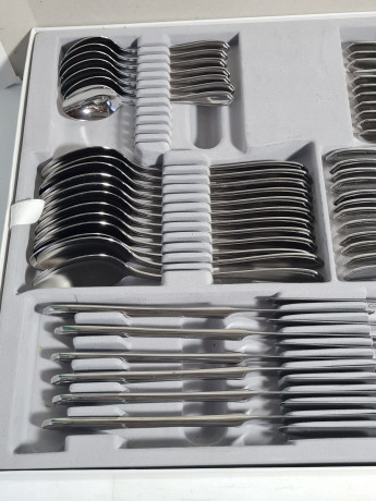 Набор столовых приборов винтажный Marke Tischiein Crominox, на 12 персон, 61 прибор, в заводской упаковке, нержавеющая сталь, Германия, 1970-80гг.