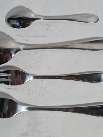 Набор столовых приборов винтажный Marke Tischiein Crominox, на 12 персон, 61 прибор, в заводской упаковке, нержавеющая сталь, Германия, 1970-80гг.