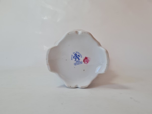 Ваза винтажная большая ARPO с цветочным фактурным узором, фарфор с позолотой, 23 х 16,5 см, Румыния, 1960-70гг.