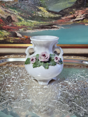 Ваза винтажная Poland Brody Parc с объемными цветами и ручками, керамика, 11.5 см, Польша, 1960-70гг.