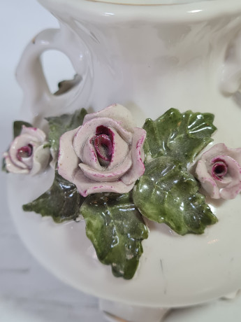 Ваза винтажная Poland Brody Parc с объемными цветами и ручками, керамика, 11.5 см, Польша, 1960-70гг.