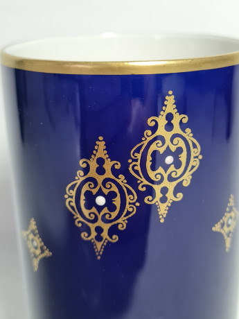 Ваза винтажная Echt Kobalt, синяя с золотистым узором, фарфор, 12.5 см, ГДР, 1970-80гг.