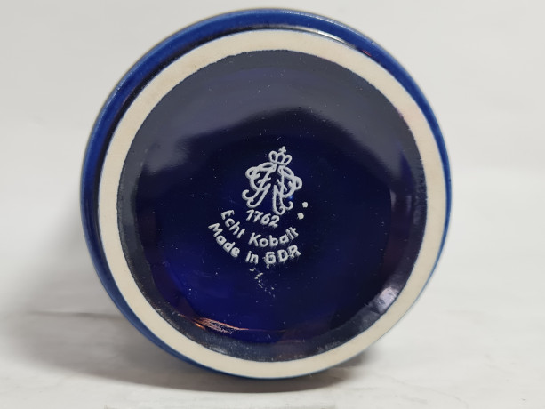 Ваза винтажная Echt Kobalt, синяя с золотистым узором, фарфор, 12.5 см, ГДР, 1970-80гг.