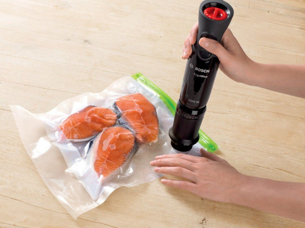 BOSCH BOSCH Stabmixer ErgoMixx MS6CB61V1, 1000 W, Vakuum-Frischhaltesystem, 12 Stufen, schwarz Ручной блендер BOSCH ErgoMixx MS6CB61V1, 1000 Вт, вакуумная система свежести, 12 уровней, черный