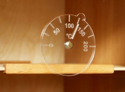 Erst-Holz Kinderkuche liebevoll gestaltet aus Massivholz weiss Детская кухня с любовью оформлена из массива дерева белого цвета