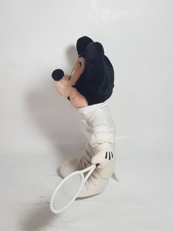 Игрушка мягкая винтажная Mickey Maus с теннисной ракеткой в белом костюме, 31 см, Германия, 1980-90гг.