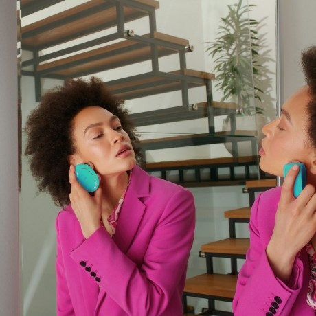 FOREO Mikrostromgerat zur Gesichtsstraffung Микротоковый аппарат для подтяжки лица