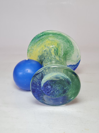 Подсвечник винтажный Glaskunstler Peter Kaspar, стеклянный в зелено-голубых тонах с синей круглой свечой, 8 x 8,5 см, Германия, 1960-70гг.