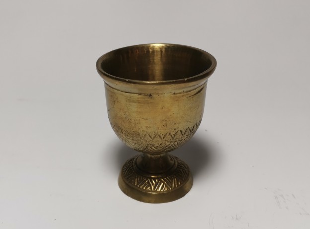 Lebanon Set, Антикварный Ливанский набор из латуни: ступка 6см с двумя пестиками 8см и 7см и тарелка 12см с объемным тиснением, Ливан 1920г.