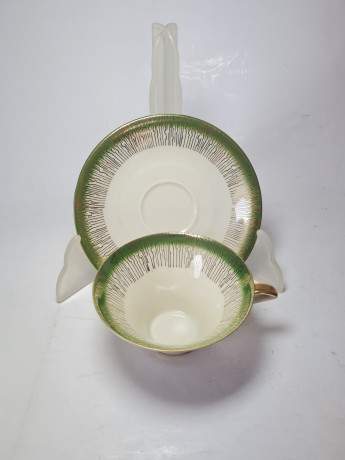 RWG Kaufring Bavaria Чайная пара белый фарфор с зеленым декором и позолоченным узором, Германия, 1960-70гг.