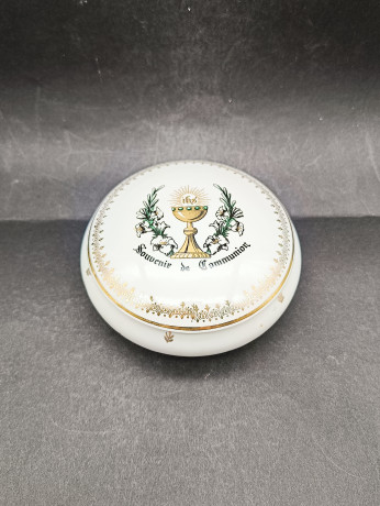 Шкатулка-бонбоньерка винтажная Porcelain De Luxe "Сувенир о причастии", фарфор, 13 х 6 см, Франция, 1950-60гг.