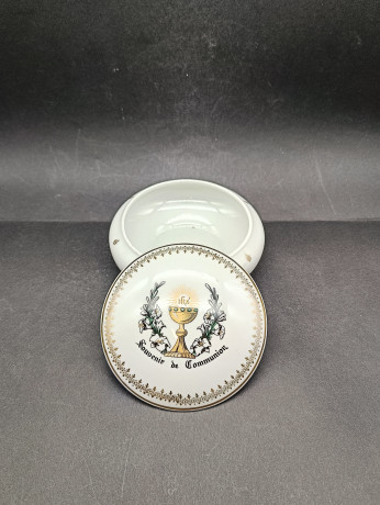 Шкатулка-бонбоньерка винтажная Porcelain De Luxe "Сувенир о причастии", фарфор, 13 х 6 см, Франция, 1950-60гг.