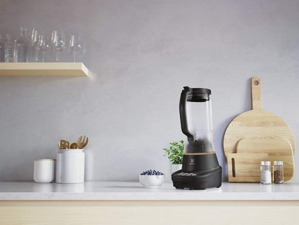 Electrolux Electrolux Stabmixer E7TB1-4GB Explore 7 Blender, 900,00 W, Spulmsachinenfeste Teile, Tastenfunktion, 3 Geschwindigkeiten  Ручной блендер Electrolux E7TB1-4GB Explore 7 Blender, 900,00 Вт, детали с защитой от катушки, функция кнопки, 3 скорости