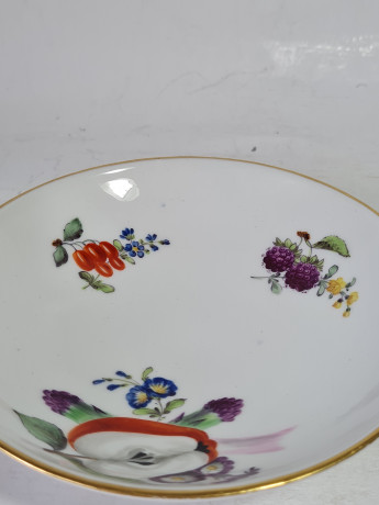 Тарелка винтажная Meissen, белый фарфор с разноцветными фруктовыми мотивами, цветочным декором и позолотой, 14,5 x 3,5 см, Германия, 1930-40гг.