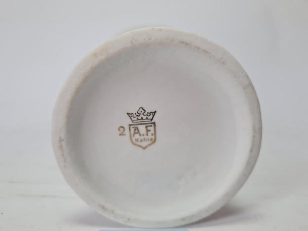 Ваза винтажная малая A.F. Kahla с гербом и позолоченным ободком, фарфор, 12 x 9 см, Германия, 1960-70гг.