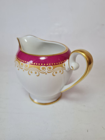 Hutschenreuther Arzberg Bavaria Набор фарфоровый в красных тонах с золотым узором: чайник, молочник, сахарница, Германия, 1960-70гг.