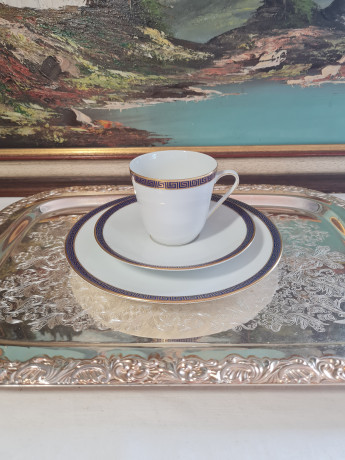 Чайное трио винтажное PMR Jager & Co Bavaria, белый фарфор с золотисто-голубым узором, 9,5 x 7 см / 15 см / 20,5 см, Германия, 1960-70гг.