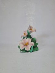 Статуэтка винтажная Capodimonte &quot;Розовые цветы&quot; среднего размера, фарфор, 15 х 15 см, Италия, 1960-70гг.