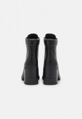 Tommy Hilfiger OUTDOOR LACE UP BOOT High heeled ankle boots black OUTDOOR LACE UP BOOT Ботильоны на высоком каблуке черный