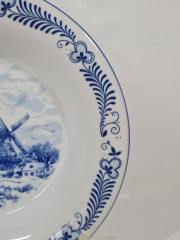 Тарелка винтажная Freiberger Porzellan суповая, Inglasur GDR &quot;Мельница&quot;, фарфор, 21.5 см, Германия, 1960-70гг.