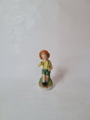 Goebel Статуэтка &quot;Мальчик на пенечке&quot;, 14см х 6см, Германия, 1960-70гг.