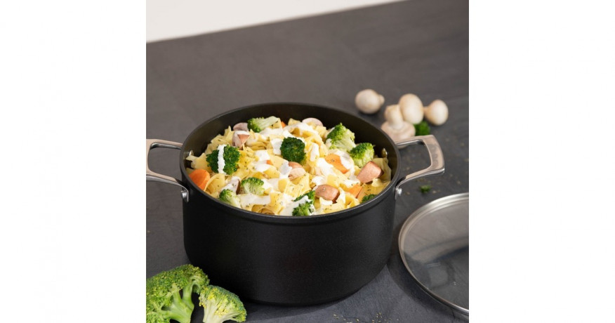 Cerafit Cerafit Plasma Topf O 24cm schwarz/edelstahl, mit Design-Glasdeckel  schwarz/edelstahl Кастрюля Cerafit Plasma O 24см, черный/нержавеющая сталь, с дизайнерской стеклянной крышкой