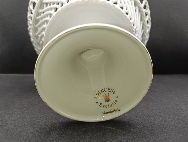 Фруктовница винтажная Princess на ножке в форме плетеной корзины, ручная работа, керамика, средняя, 18.5 х 13.5 см, Германия, 1970-80гг.