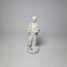 Статуэтка винтажная фарфоровая Richard Ginori "Мужчина в бело-золотом костюме с цветами", 18,5 x 7 см, Германия, 1960-70гг.
