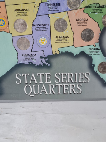 Альбом с монетами винтажный H.E. Harris &Co "25 центов Штаты Америки (1999-2008)" (State Series Quarters), 40 х 32.5 см, США, 2008.