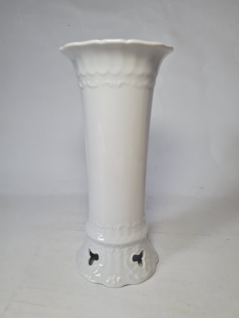 Seltmann Weiden Bavaria Белая фарфоровая ваза с фактурным резным рисунком, 22,5 x 10 см, Германия, 1960-70гг.