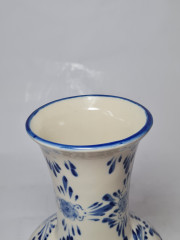 Delfts Винтажная ваза, белый фарфор с голубым рисунком и цветочным декором, 18 x 11,5 см, Германия, 1960-70гг.