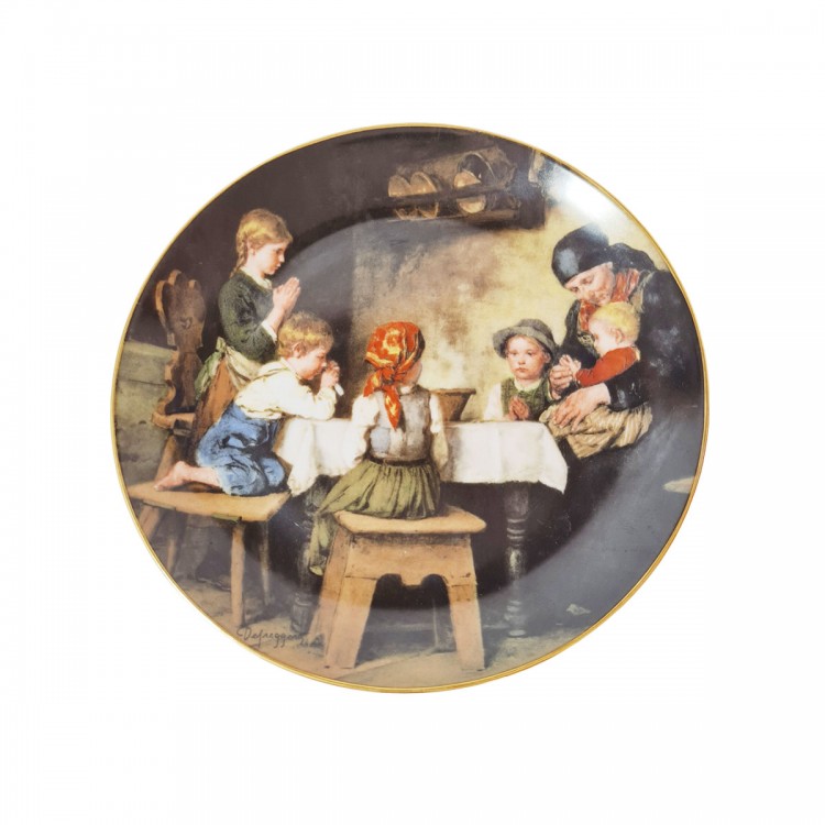 Тарелка декоративная винтажная Lilien Porzellan "Молитва перед ужином", коллекционная, №154K, худ. Ф. Дефреггер, 20 см, Австрия, 1988г.