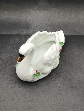 Статуэтка-ваза винтажная Dresden "Лебедь" среднего размера, фарфор, 14 х 10 см, Германия, 1960-70гг.