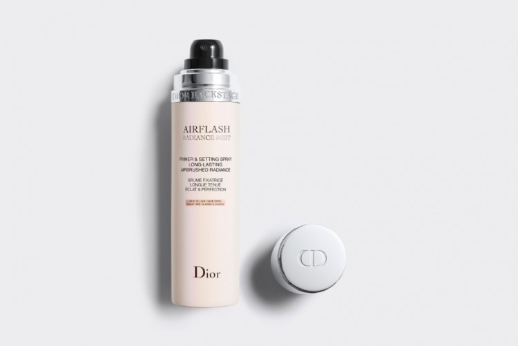 Dior DIOR BACKSTAGE AIRFLASH RADIANCE MIST Fixierendes Spray mit langem Halt - Ausstrahlung und Perfektion, Фиксирующий спрей, Оттенок: 001 Dior DIOR BACKSTAGE AIRFLASH RADIANCE MIST Fixierendes Spray mit langem Halt - Ausstrahlung und Perfektion, Фиксирующий спрей, Оттенок: 001