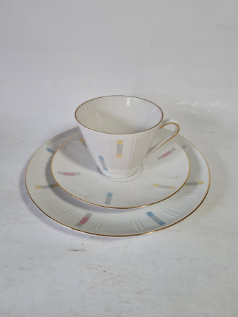 Чайное трио винтажное Winterling Roslau Bavaria, белый фарфор с разноцветным узором и позолотой, 10 x 6,5 см / 14,5 см / 19,5 см, Германия, 1960-70гг.