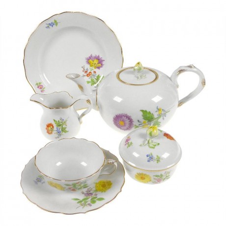 Meissen Meissen 'Neuer Ausschnitt - Blume 2 schrag bunt mit Goldrand' Teeservice 6 Personen 21-tlg. Meissen "New cut - 2 цветка по диагонали разноцветные с золотой каймой" чайный сервиз на 6 персон, 21 предмет.