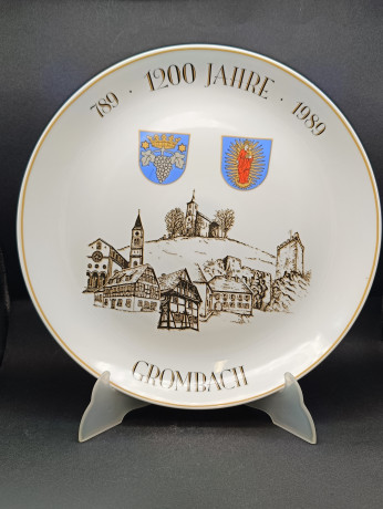 Тарелка декоративная винтажная Sophienthal "1200 лет Громбаху", юбилейная, фарфор, 30 см, Германия, 1989 год.